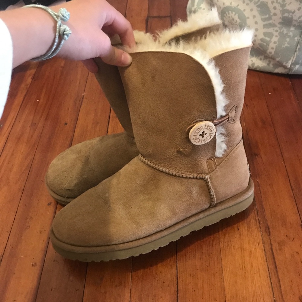 Ugg Bailey button chestnut